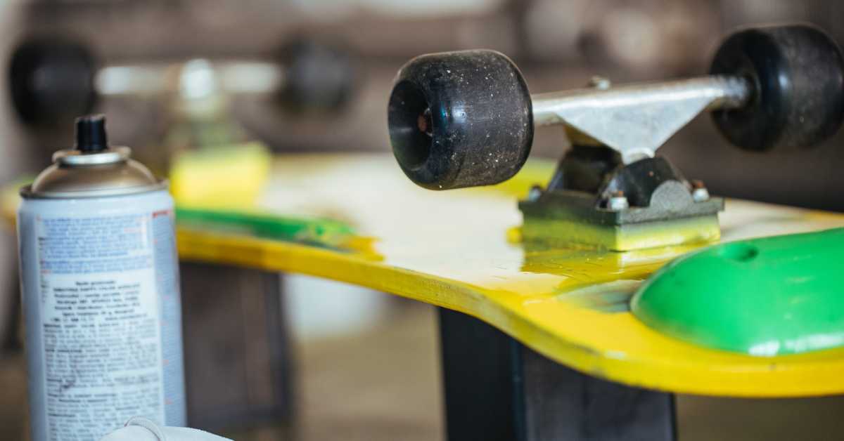 How To Remove Spray Paint From Plastic (The Complete Guide) - DIY Gecko