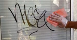 how to remove spray paint from glass