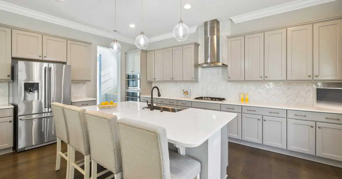 Do White Kitchen Cabinets Get Dirty? Exploring the Pros and Cons of This Classic Choice